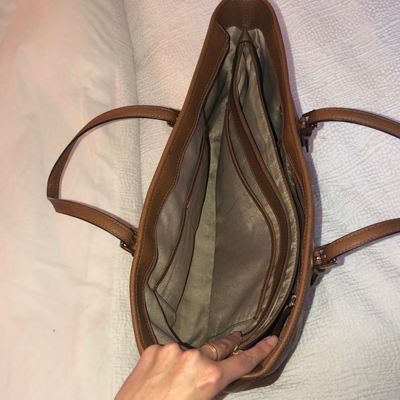 Michael kors tote in luggage color - Picture 3 of 3